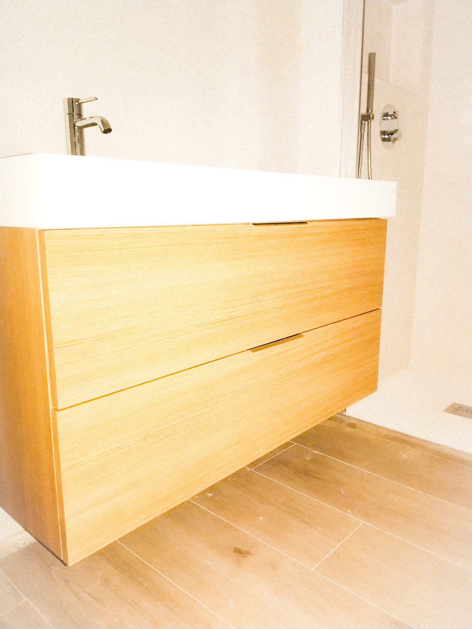 reformas de baños en sevilla - mueble roble